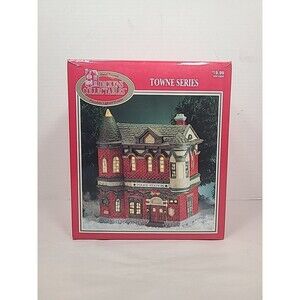 1995 DICKENS COLLECTIBLES Towne Series Police Station Christmas No Cord